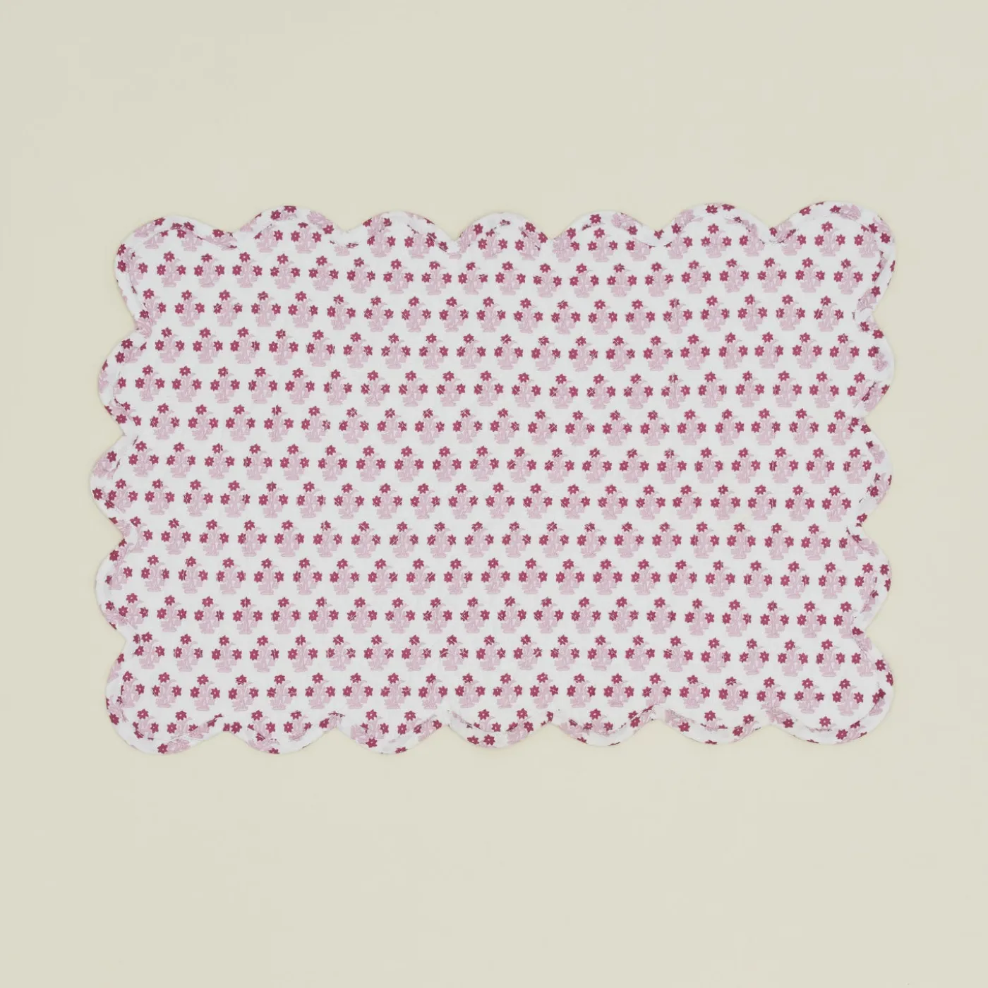 Abigail Scalloped Quilted Placemat