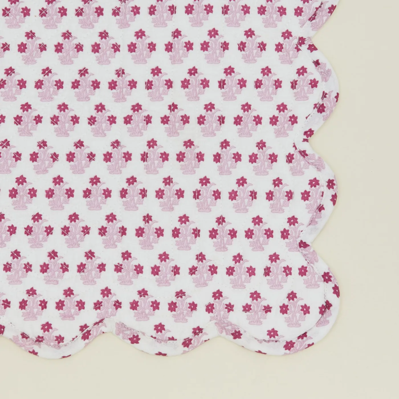 Abigail Scalloped Quilted Placemat