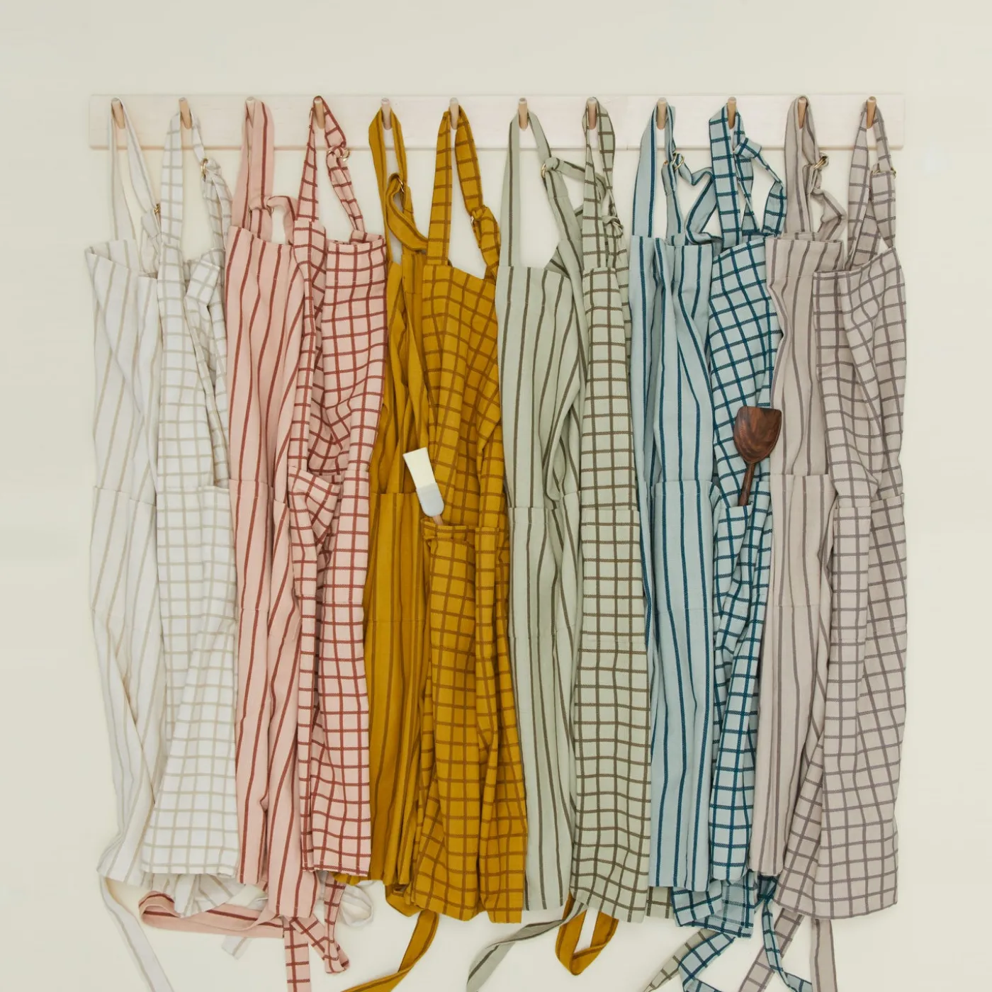 Essential Check Apron