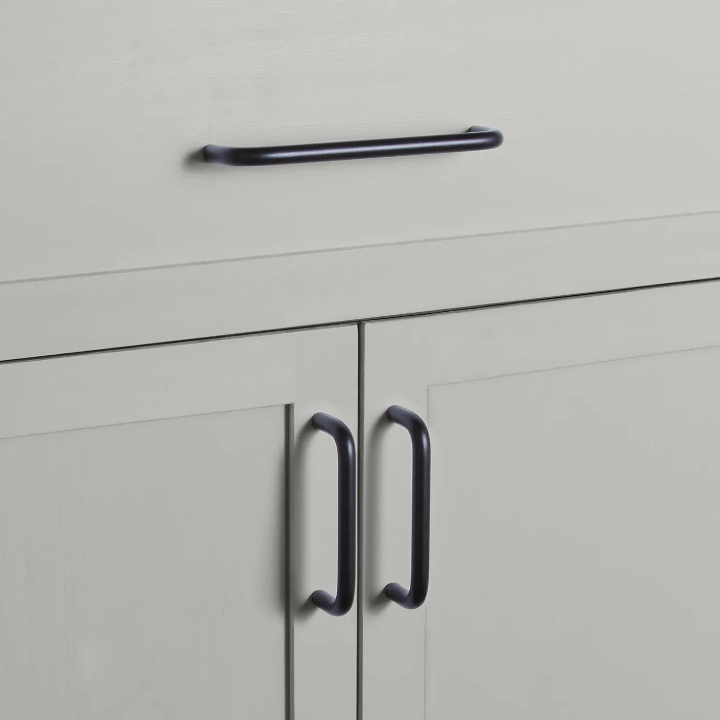 Essential Drawer Pull