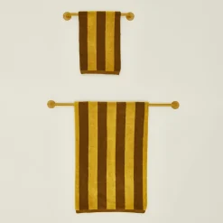 Essential Towel Bar