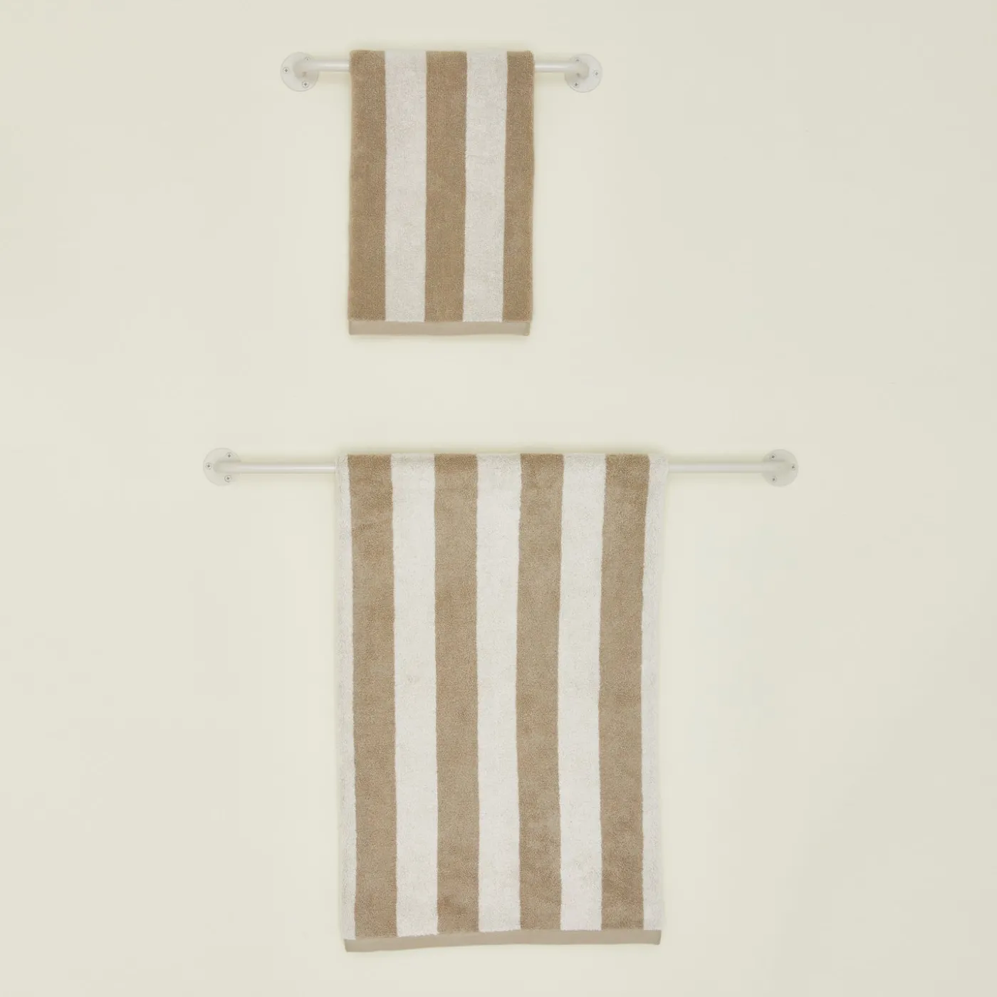Essential Towel Bar