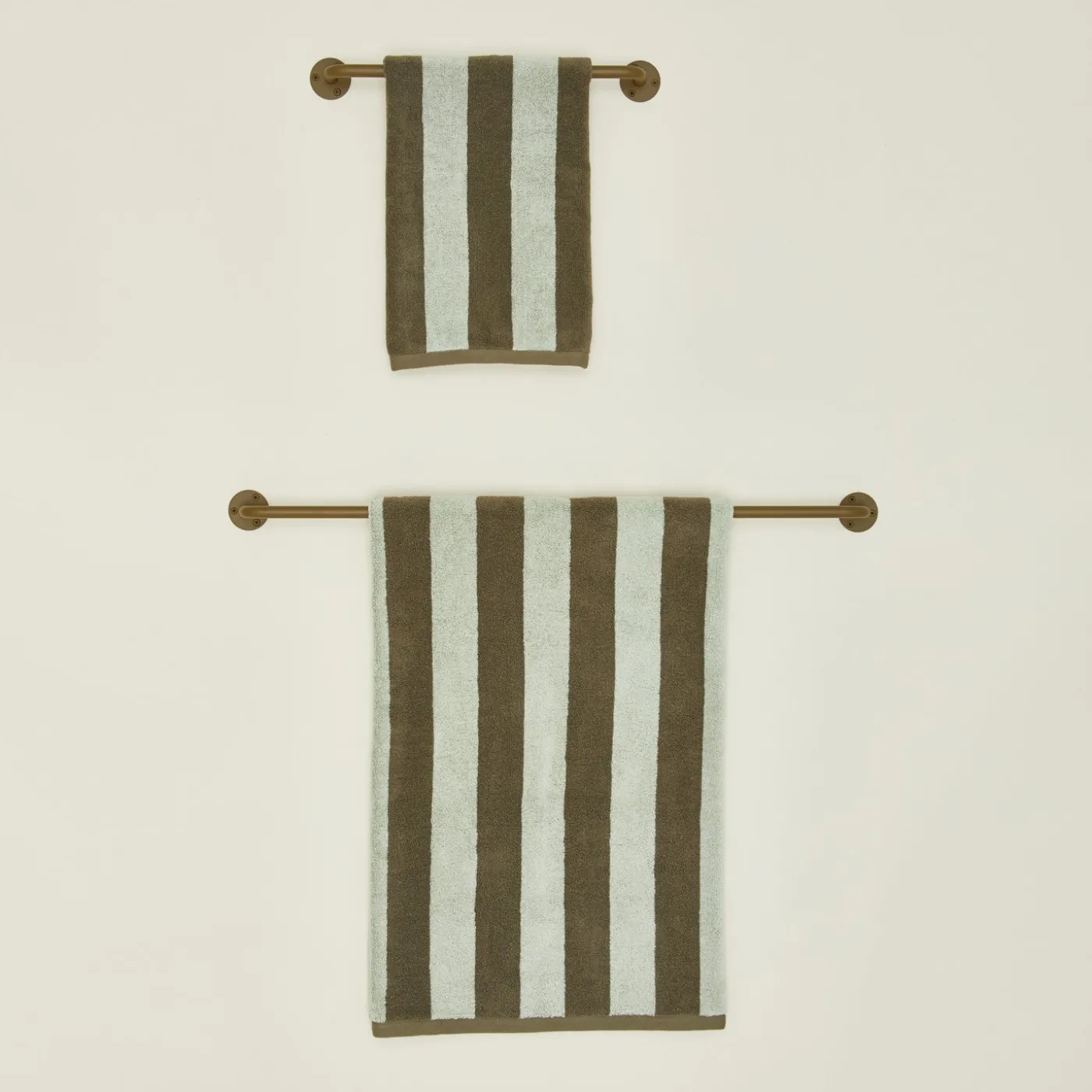 Essential Towel Bar