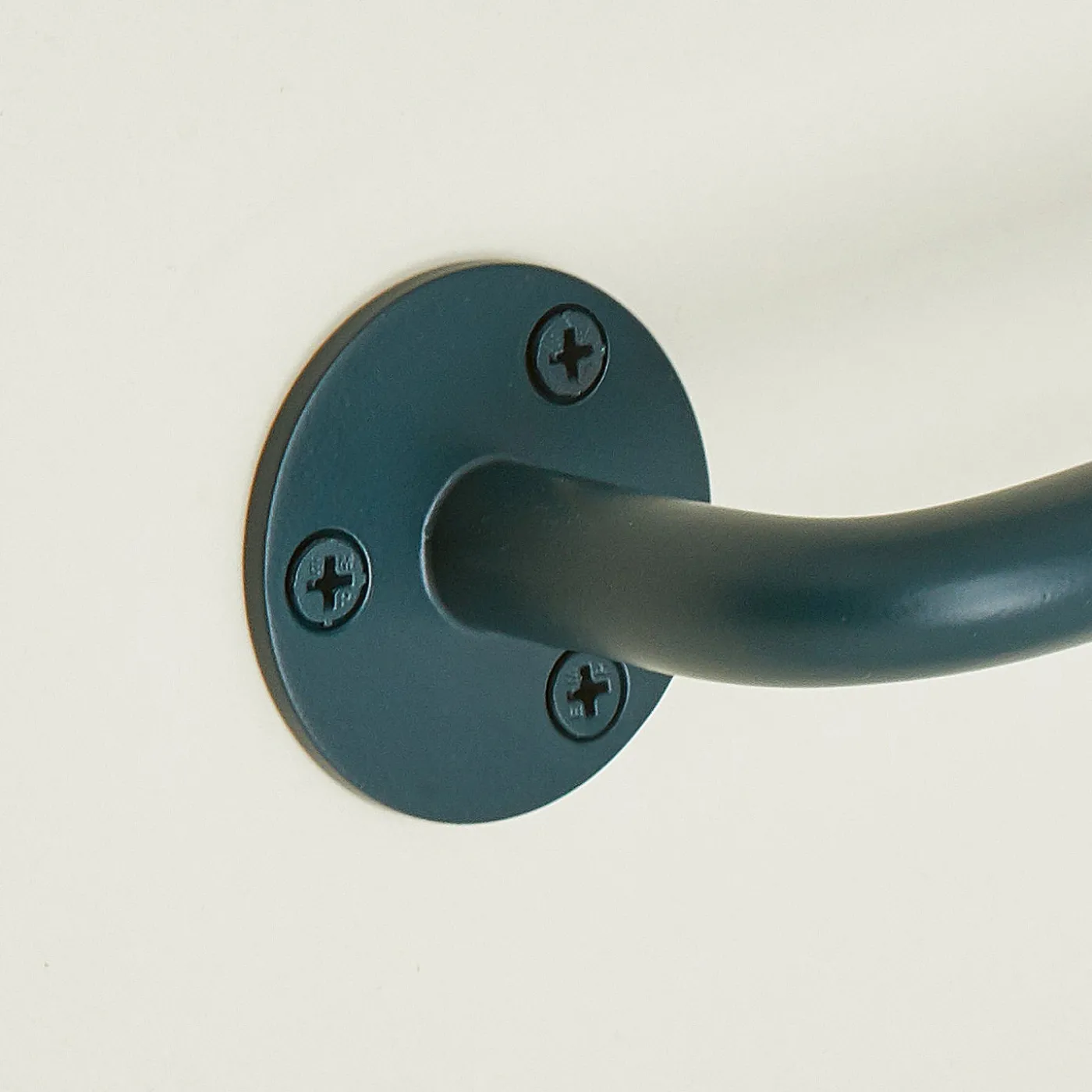 Essential Towel Bar