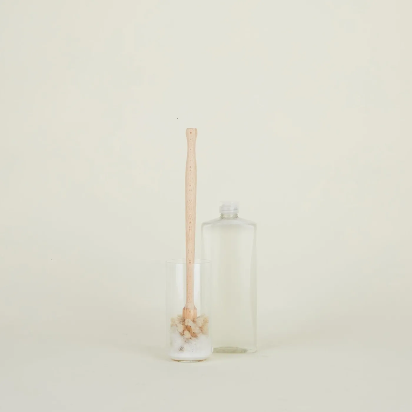 Essential Wood Glass Brush