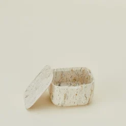Less Is More Container