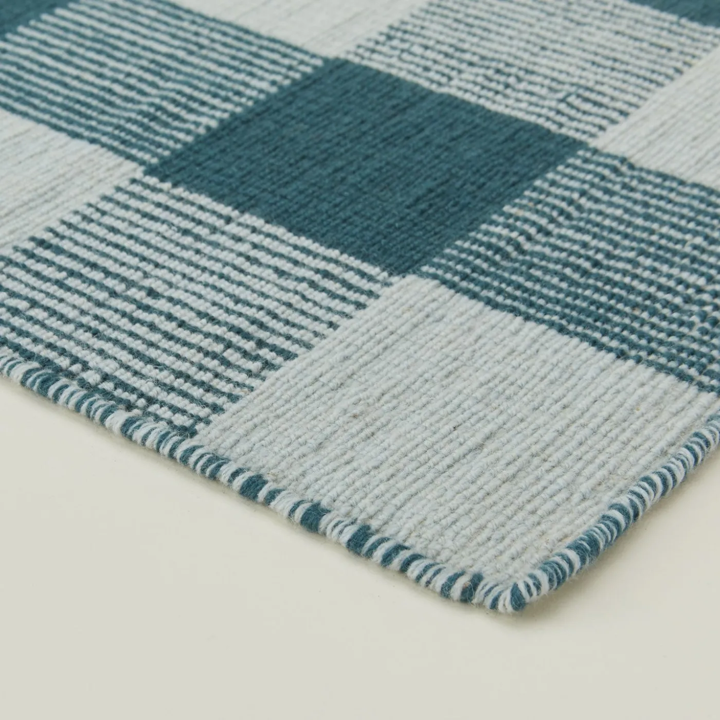 Simple Plaid Runner