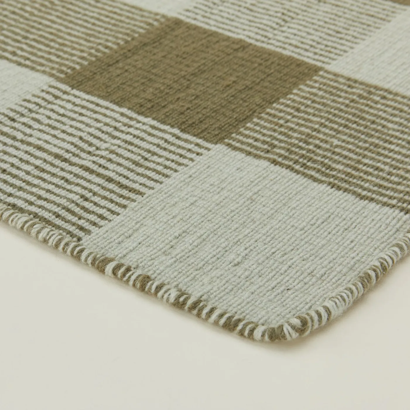 Simple Plaid Runner
