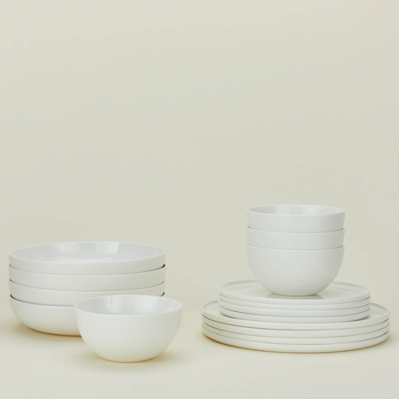 Simple Porcelain Dinnerware 16-Piece Set
