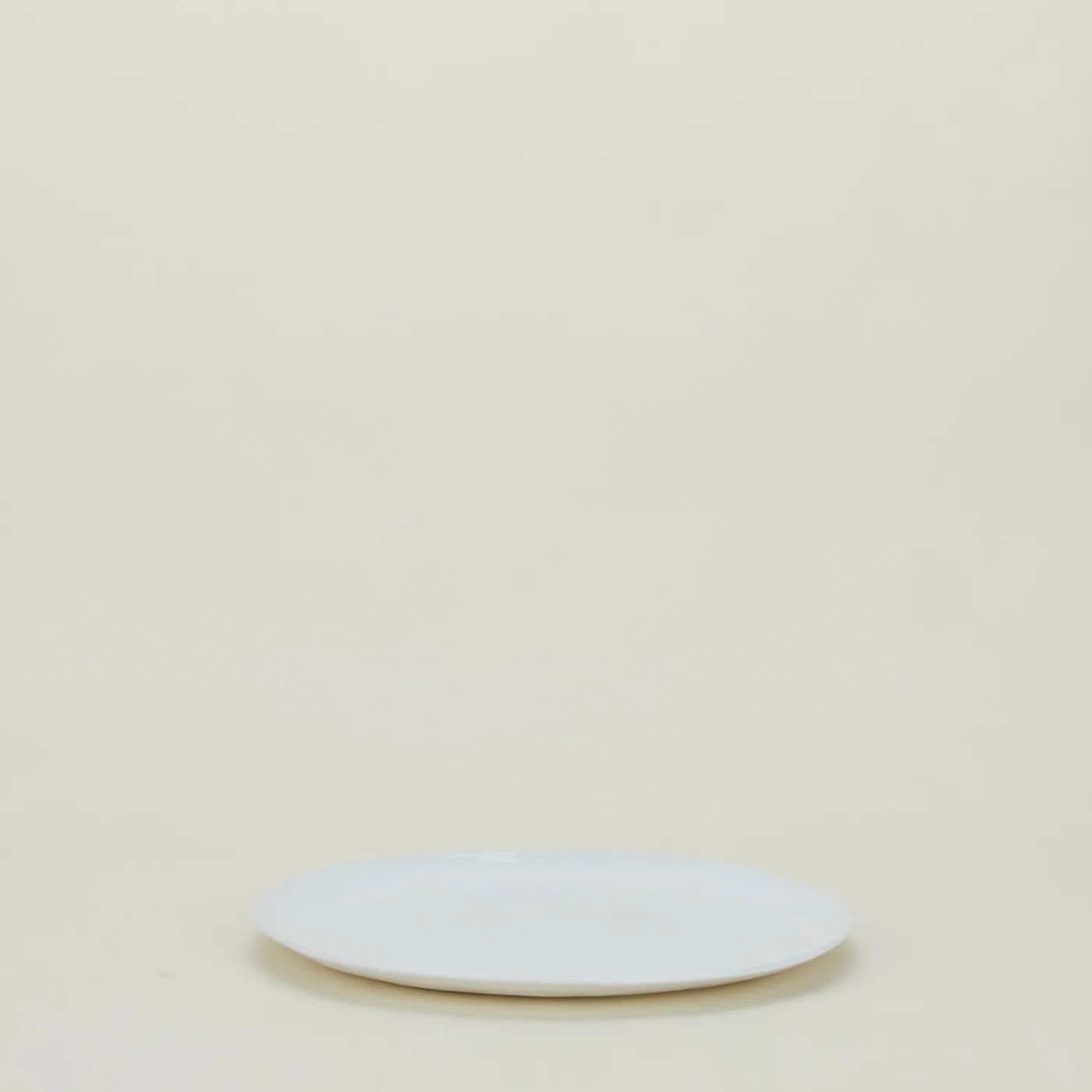 Strata Round Serving Platter - White